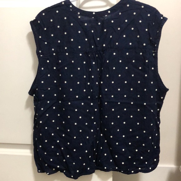 Old Navy Blue Polka Dot button up sleeveless blouse - Picture 3 of 5